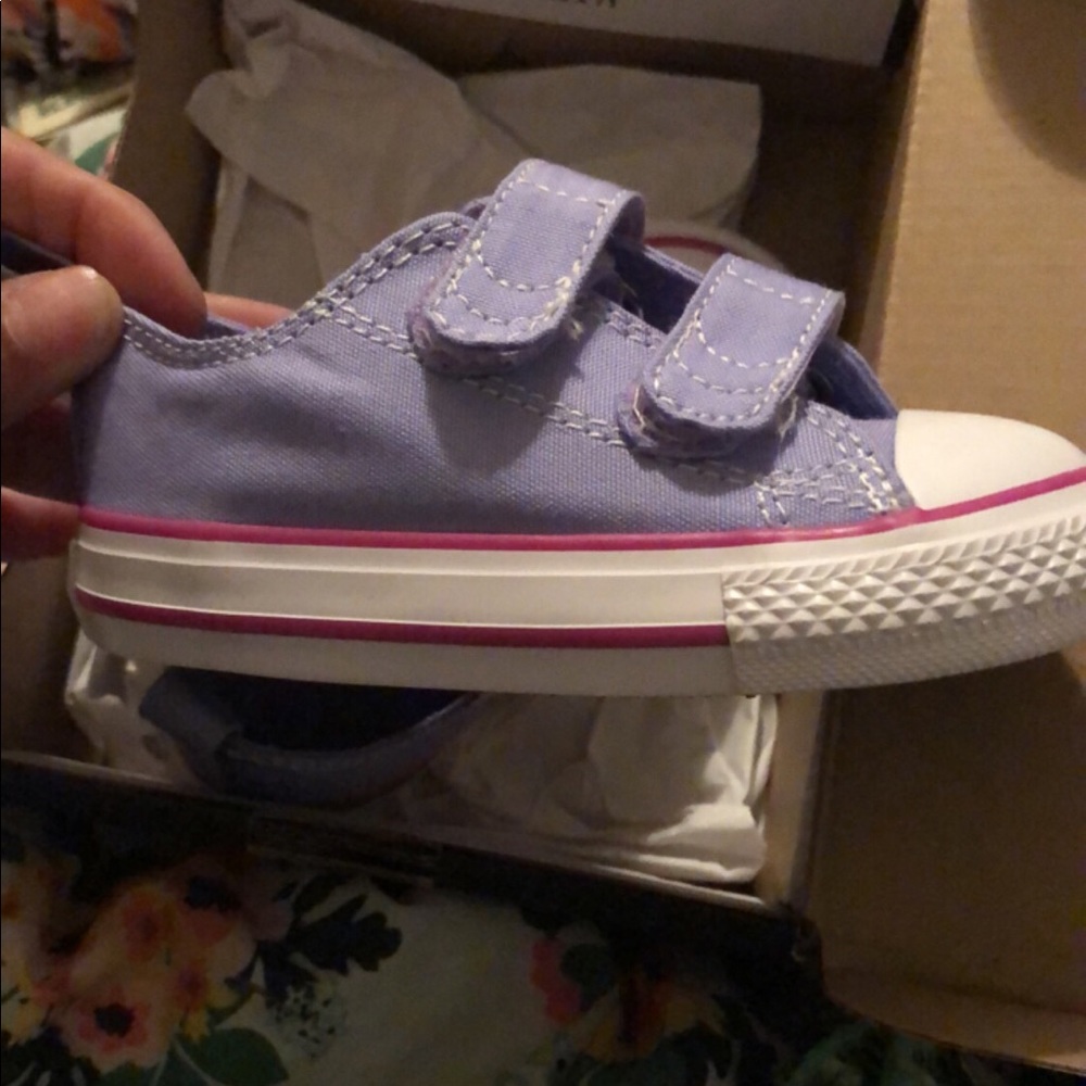 Baby girl converse